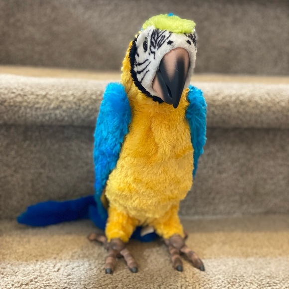 FurReal Friends Squawkers McCaw Talking Parrot Macaw Bird Only - Picture 3 of 3